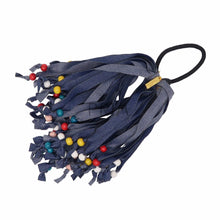 Load image into Gallery viewer, HEIRLOOMS STRINGY BOW PEARLS PONY HOLDER