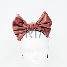 Load image into Gallery viewer, VELVET BLISS HEADBAND
