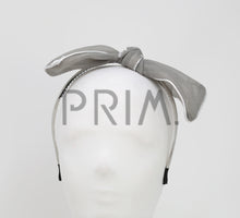 Load image into Gallery viewer, METALLIC TRIM BOW HEADBAND