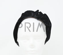 Load image into Gallery viewer, RUFFLED PEARL VELVET HEADBAND