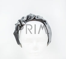 Load image into Gallery viewer, RUFFLED PEARL VELVET HEADBAND