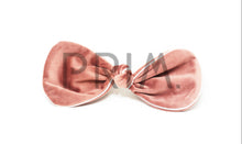 Load image into Gallery viewer, VELVET WITH METALLIC TRIM BOW CLIP