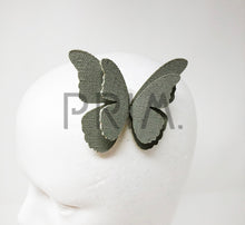 Load image into Gallery viewer, CANVAS BUTTERFLY CLIP