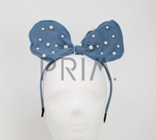 Load image into Gallery viewer, SCATTERED PEARLS BOW HEADBAND