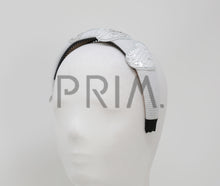 Load image into Gallery viewer, TWO WAY SEQUIN HEART PADDED HEADBAND