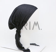 Load image into Gallery viewer, AHEAD PRETIED WITH SCATTERED FOIL