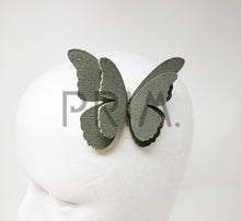 Load image into Gallery viewer, CANVAS BUTTERFLY CLIP