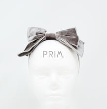 Load image into Gallery viewer, METALLIC EDGED VELVET POP UP BOW BABY BAND