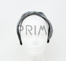 Load image into Gallery viewer, VELVET RIBBED TWIST HEADBAND