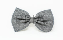 Load image into Gallery viewer, RIBBED SHIMMER BOW CLIP