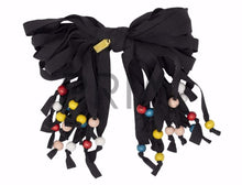 Load image into Gallery viewer, HEIRLOOMS STRINGY BOW PEARLS CLIP