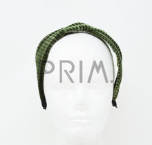 Load image into Gallery viewer, VELVET RIBBED TWIST HEADBAND