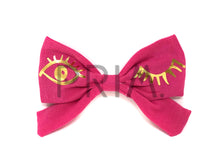 Load image into Gallery viewer, RIBBED BOW CLIP WITH FOIL WINK