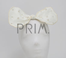 Load image into Gallery viewer, SCATTERED PEARLS BOW BABY HEADBAND