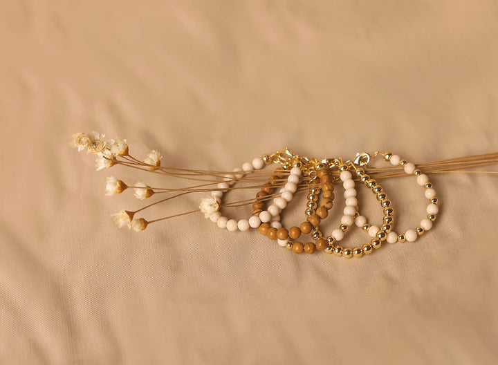 bracelet dye jade stone w gold beads