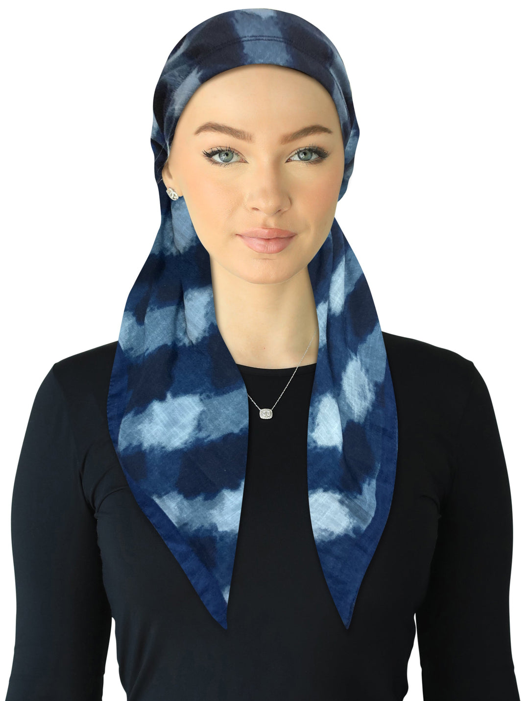 headscarf open blury plaid
