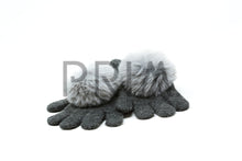 Load image into Gallery viewer, FUR POM GLOVES
