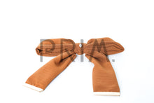 Load image into Gallery viewer, DACEE CRINKLE METAL CLAMP BOW LARGE CLIP
