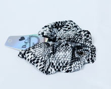 Load image into Gallery viewer, DACEE COTTON SCRUNCHY
