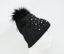 Load image into Gallery viewer, MOHAIR PEARL POM POM HAT
