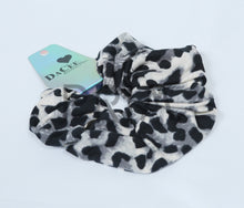 Load image into Gallery viewer, DACEE COTTON SCRUNCHY
