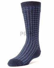 Load image into Gallery viewer, MEMOI BOYS HOUNDSTOOTH BOYS DRESS SOCK
