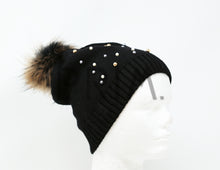 Load image into Gallery viewer, PEARL POM POM HAT
