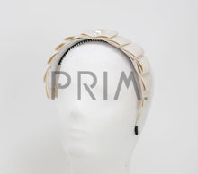 Load image into Gallery viewer, RIBBED LAYERED BOW WITHE PEARLS CENTER HEADBAND
