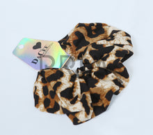 Load image into Gallery viewer, DACEE COTTON SCRUNCHY
