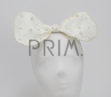 Load image into Gallery viewer, SCATTERED PEARLS BOW BABY HEADBAND
